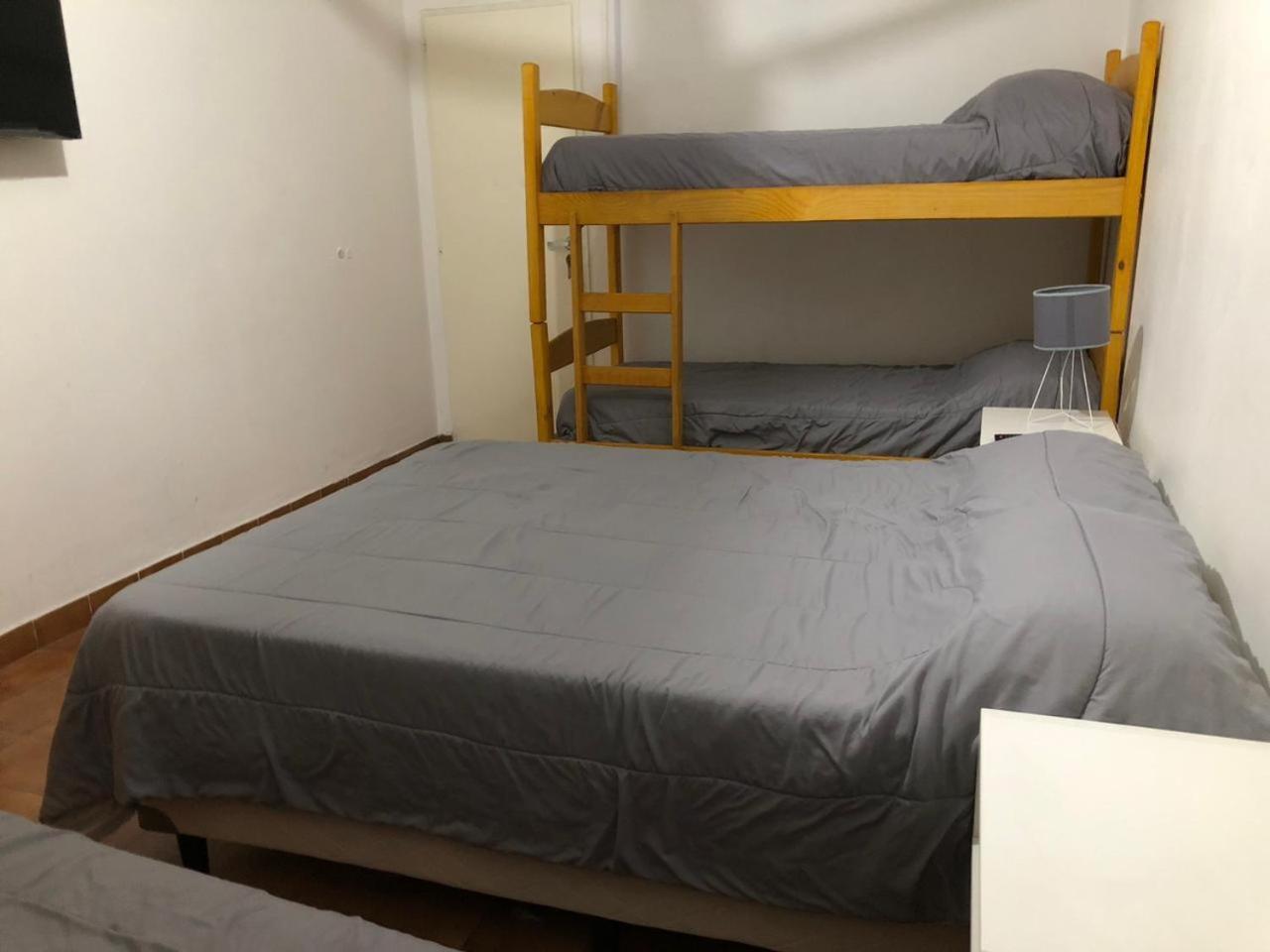 El Faro Hostel ปูแอร์โตมาดริน ภายนอก รูปภาพ