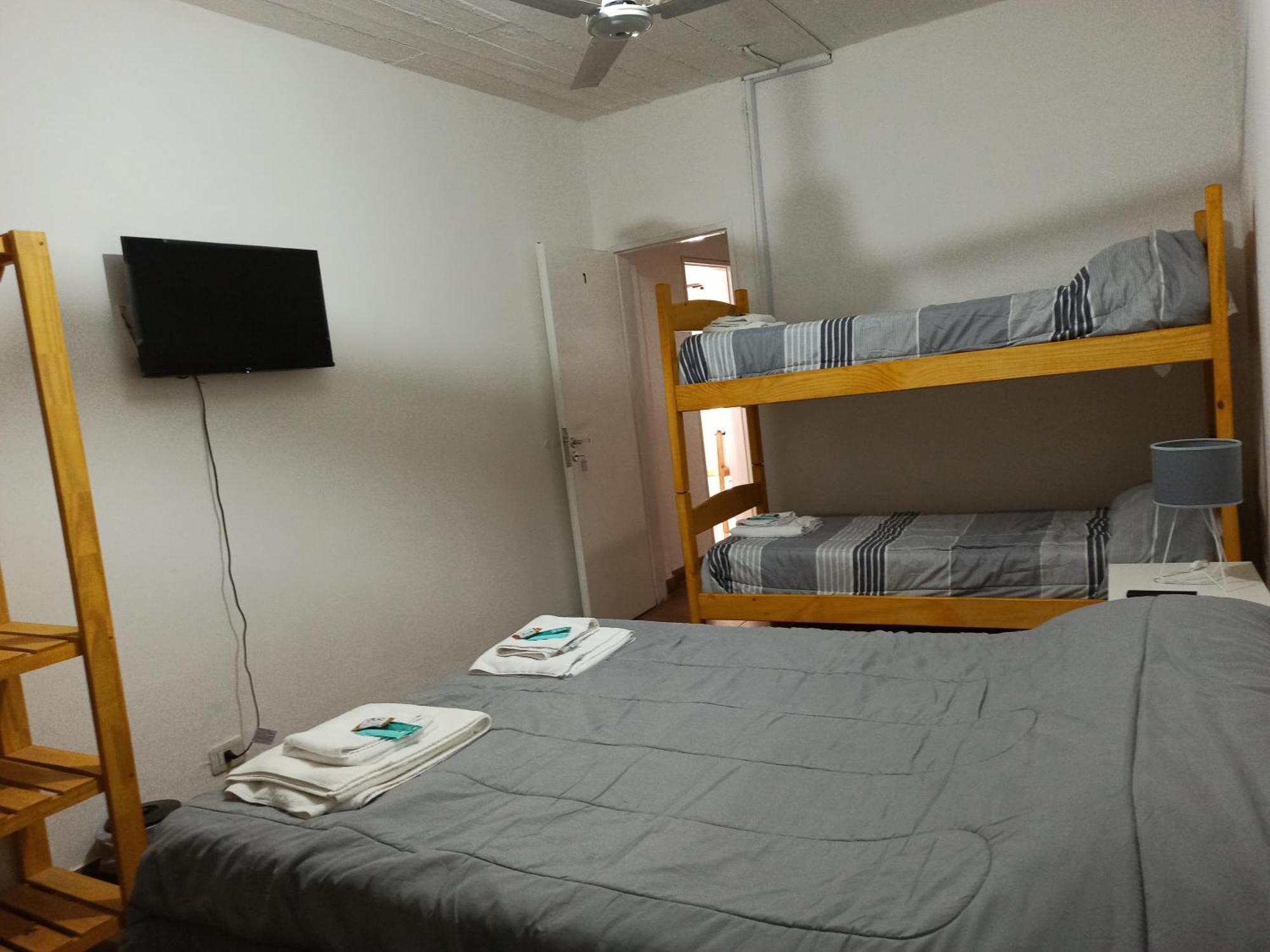 El Faro Hostel ปูแอร์โตมาดริน ภายนอก รูปภาพ