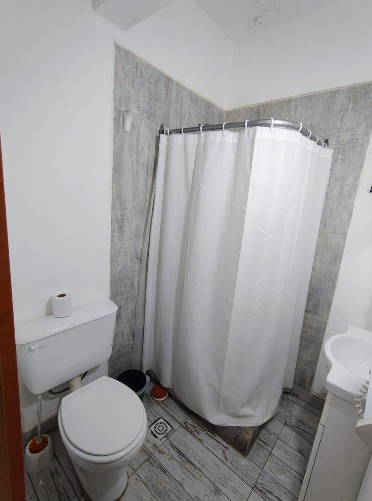 El Faro Hostel ปูแอร์โตมาดริน ภายนอก รูปภาพ